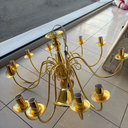 Ceiling light like new with twelve bulbs