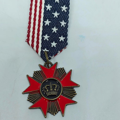 Vintage decorative medal with American flag and crown like new