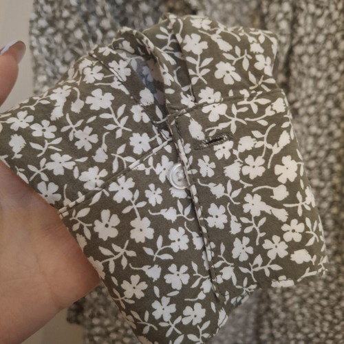 Mango floral shirt like new, XS, white and green