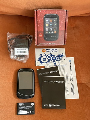 Motorola Wilder phone used, rare model with touchscreen and second clock