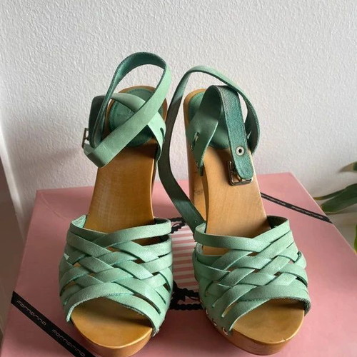 Fornarina sandals like new, size 36, mint color, high heel