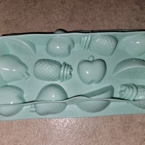Mint Ice Cube Tray Fruit Design 12 Slots like new 22.5x11.5x2.5cm