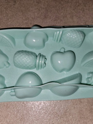 Mint Ice Cube Tray Fruit Design 12 Slots like new 22.5x11.5x2.5cm