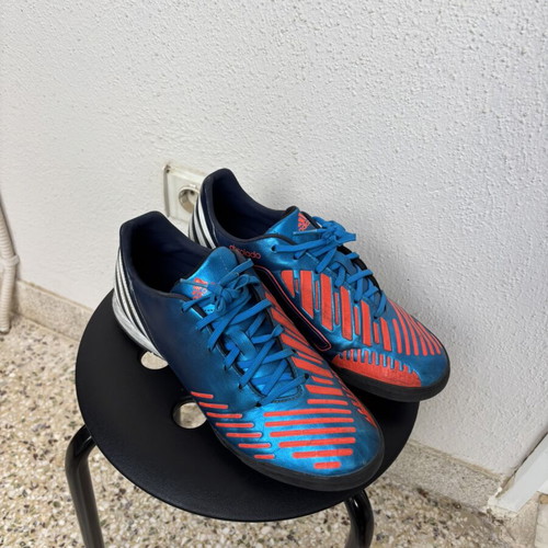 Adidas Predator football shoes used, men's size 42 2/3, blue and red