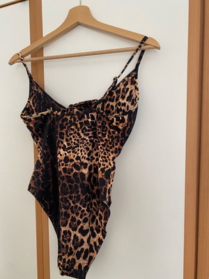 Цял бански RockClub с животински принт, нов, размер Medium