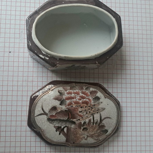 Royal Satsuma porcelain box vintage, hand-painted, used