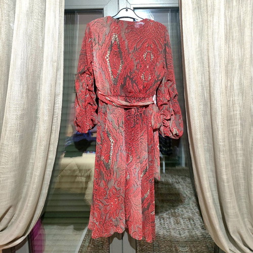 Red wrap dress like new, midi with belt and removable pads