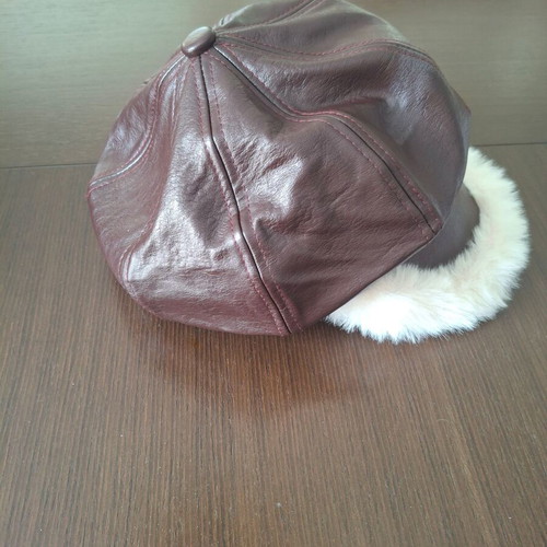 Women's Tragiasca hat like new, brown with synthetic fur