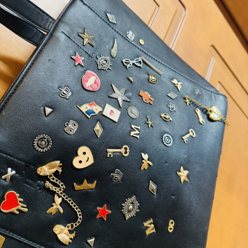 Stradivarius black shopper shoulder bag used with decorative pins