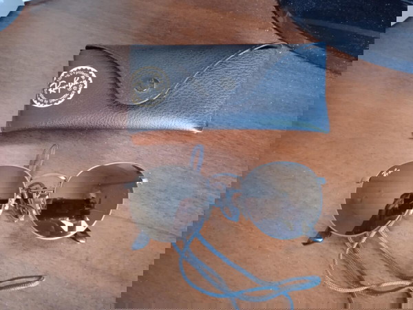 Γυαλιά σε άριστη κατάσταση