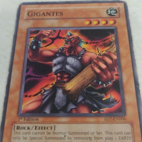 Gigantes Yu-Gi-Oh card like new