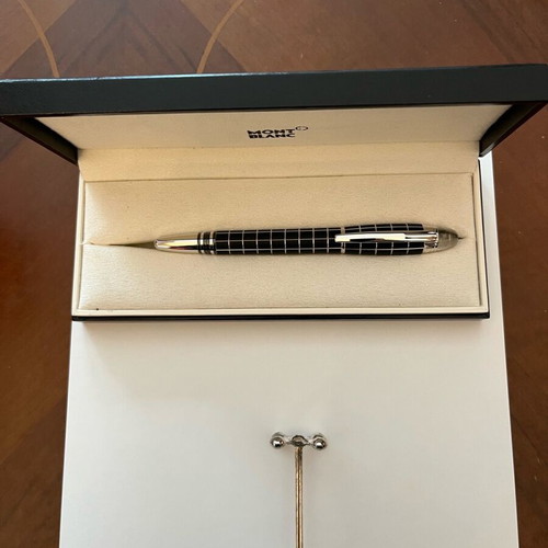 Montblanc roller pen new needs refill