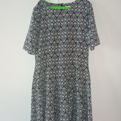 H&M dress size 42 like new, black and white, fabric