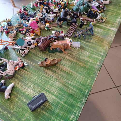 Animal figures used, box of 3, assorted
