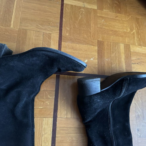Suede boots size 38 like new, black with zipper