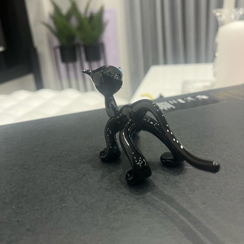 Glass cat miniature like new, handmade with details