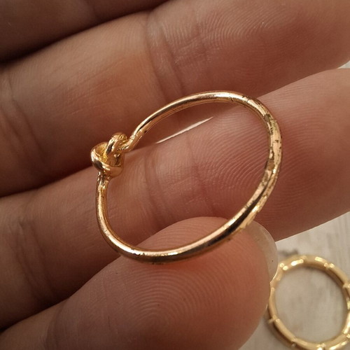 Minimal gold rings set of 6 used with designs