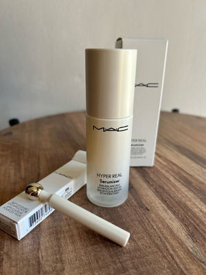 MAC Hyper Real Serumizer ορός προσώπου 30 ml με ψυχόμενο απλικατέρ ματιών