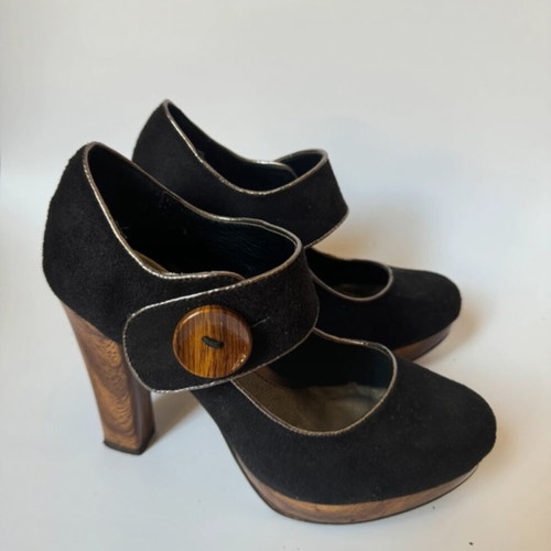 Mary Jane’s shoes like new, dark blue suede with wooden heel