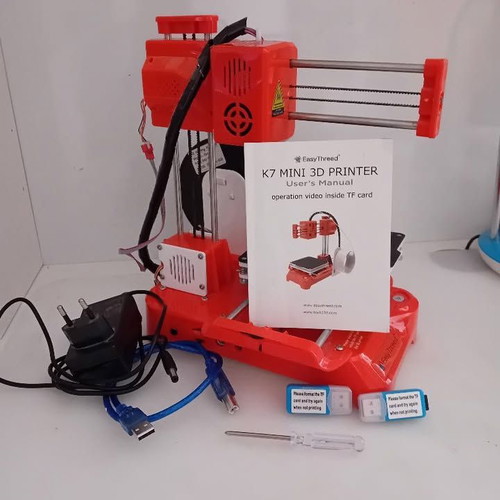 Easythreed K7 Mini 3D Printer used with small wear on printer bed