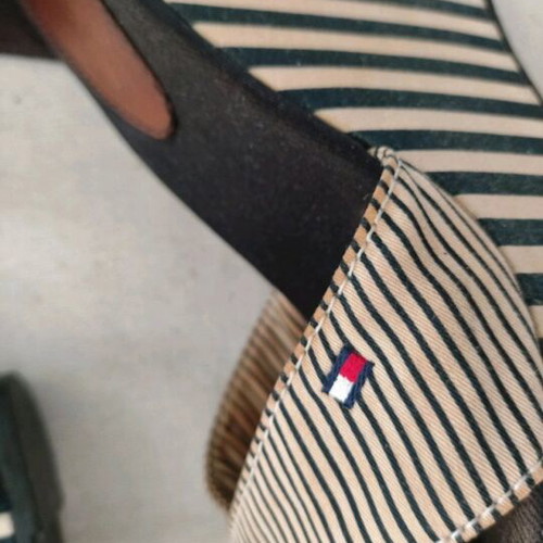 Tommy Hilfiger ladies canvas platform shoes used, size 37, navy blue and cream
