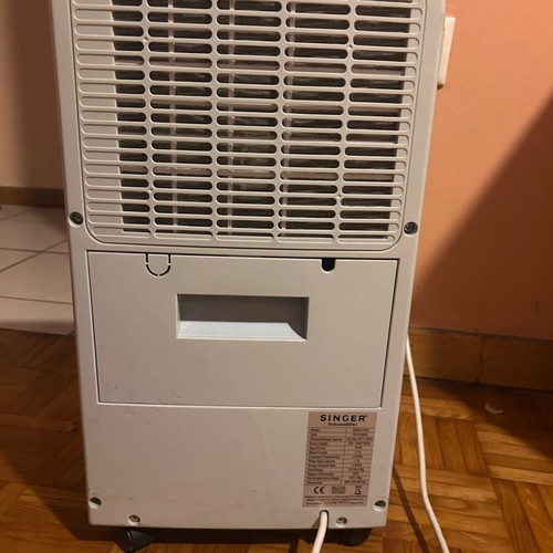 Singer dehumidifier like new