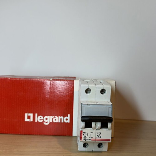 Legrand C10 Circuit Breaker Pack of 5 New 10A 1P C Curve DIN Rail