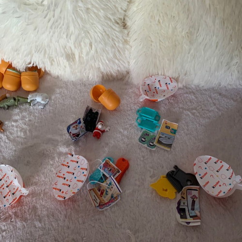 Kinder toys in excellent condition, pack of 13 pieces