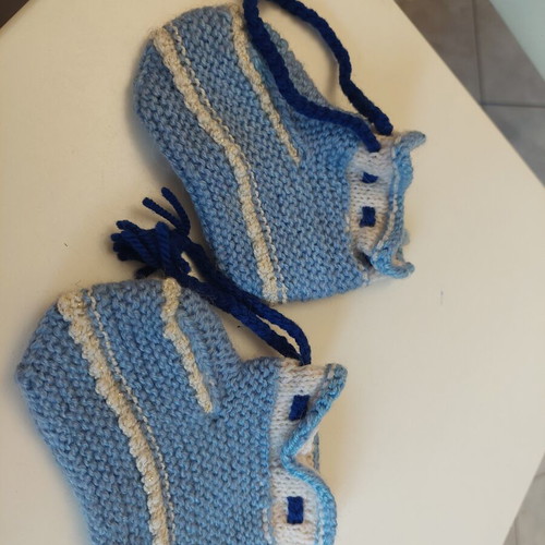 Handmade knitted baby booties set of 2 pairs like new