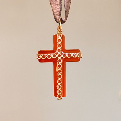 Carnelian cross set in 18k gold like new