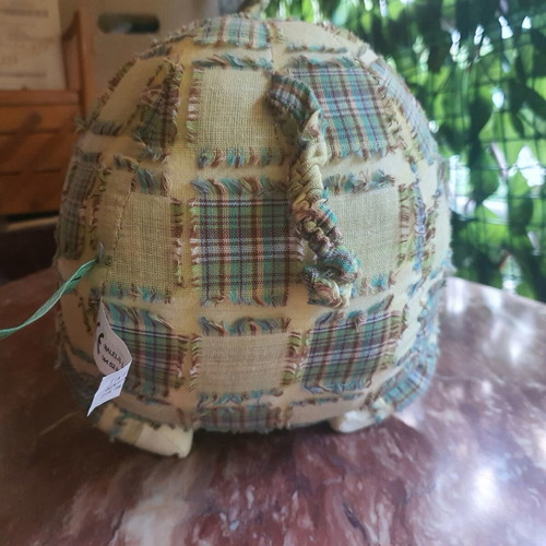 Pig-shaped pillow like new