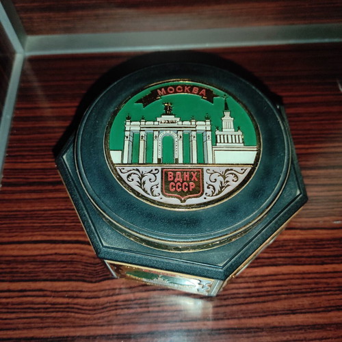 Παλιό ρώσικο μουσικό κουτί κουρδιστό retro μεταχειρισμένο