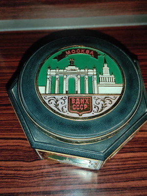 Παλιό ρώσικο μουσικό κουτί κουρδιστό retro μεταχειρισμένο