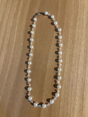 Pearl necklace new