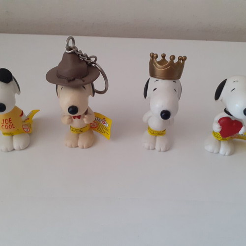 Plastoy Snoopy figures set of four