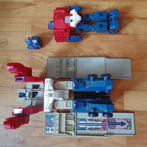 Transformers Optimus Prime Generation 1 figure