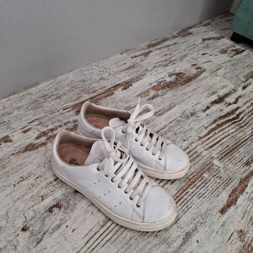 Sneaker white leather used slightly, size 36