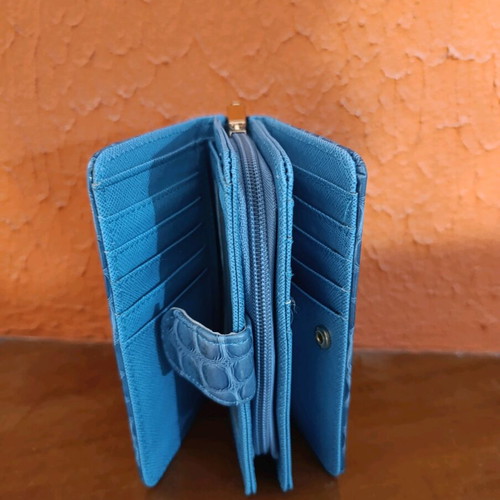 Women's trifold wallet new turquoise