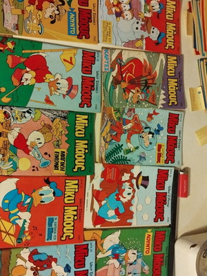 Mickey Mouse comics set of 10 like new, issue No3 700 series