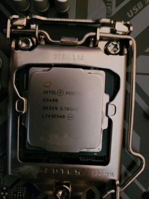 Intel Pentium Gold G5400 processor like new