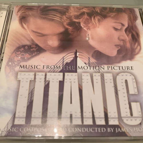 Titanic Soundtrack CD Album like new, 1997