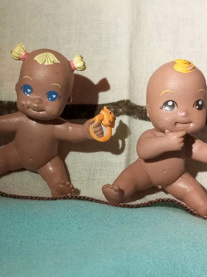 Paciachini baby figures used, set of two