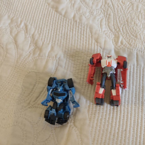 Transformers set of 2 action figures