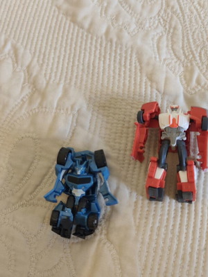 Transformers set of 2 action figures