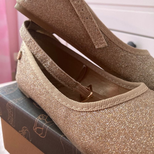 Xti gold ballerina shoes size 30 for girls, leather with gold details