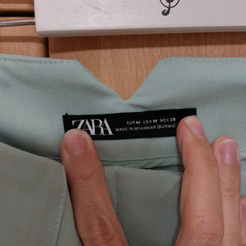 Zara fabric pants like new, mint color, size M
