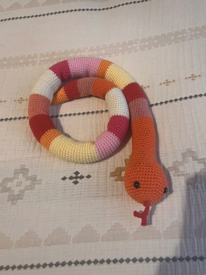 Χειροποίητο πλεκτό φιδάκι amigurumi πολύχρωμο