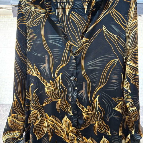 Shirt almost new s/m black orange