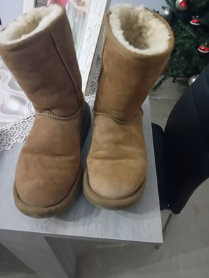 Uggs boots authentic lightly used size 36.5