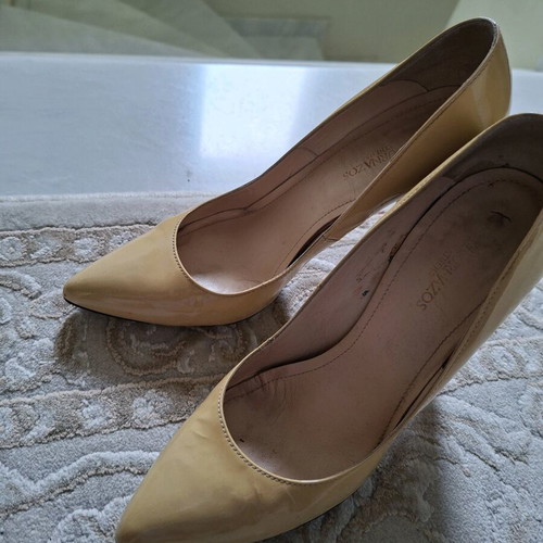Bournazos leather patent pumps size 39 like new